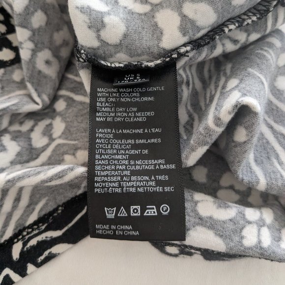 Black and White Animal Print Mock Neck Long Sleeve Top Anthropolgie (Size: S) - Picture 5 of 5